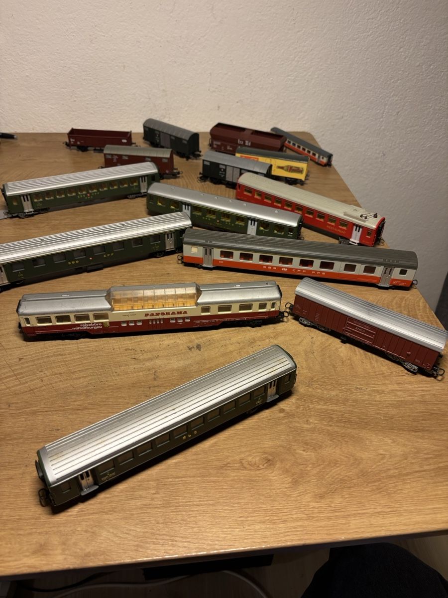 Modellini di ferrovie: 15 Modellbahn Waggons SBB CFF Sammlung Kunststoff – Usato da Orpund venduto da BlackEagel80