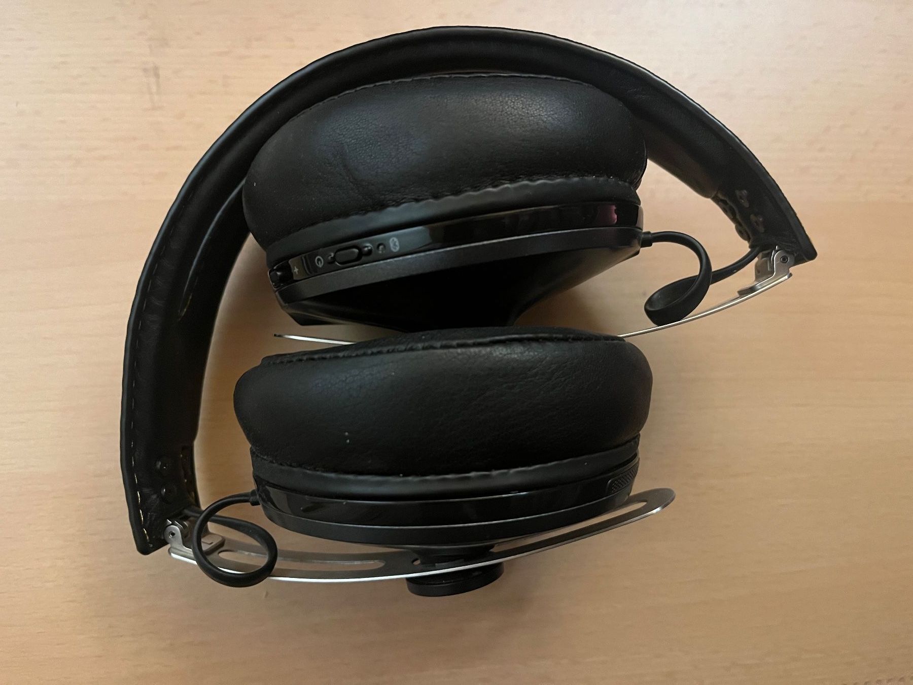 Sennheiser Cuffie: Sennheiser Momentum Wireless Kopfhörer – Usato da Au ZH venduto da Comeback_Q 4