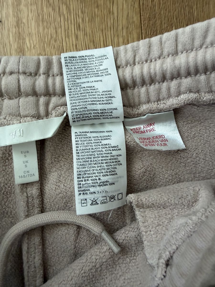 H&M Pantaloni: H&M - Joggers Hose, Gr. S – Usato da Interlaken venduto da fbnscl 2