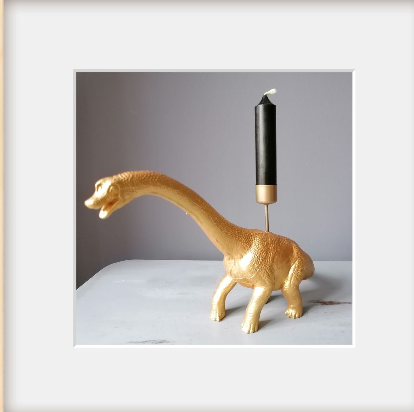 Kerzenständer: Kerzenständer mit goldenem Dinosaurier – Neu (gemäss Beschreibung) aus Wallisellen von Muggeli1970 1
