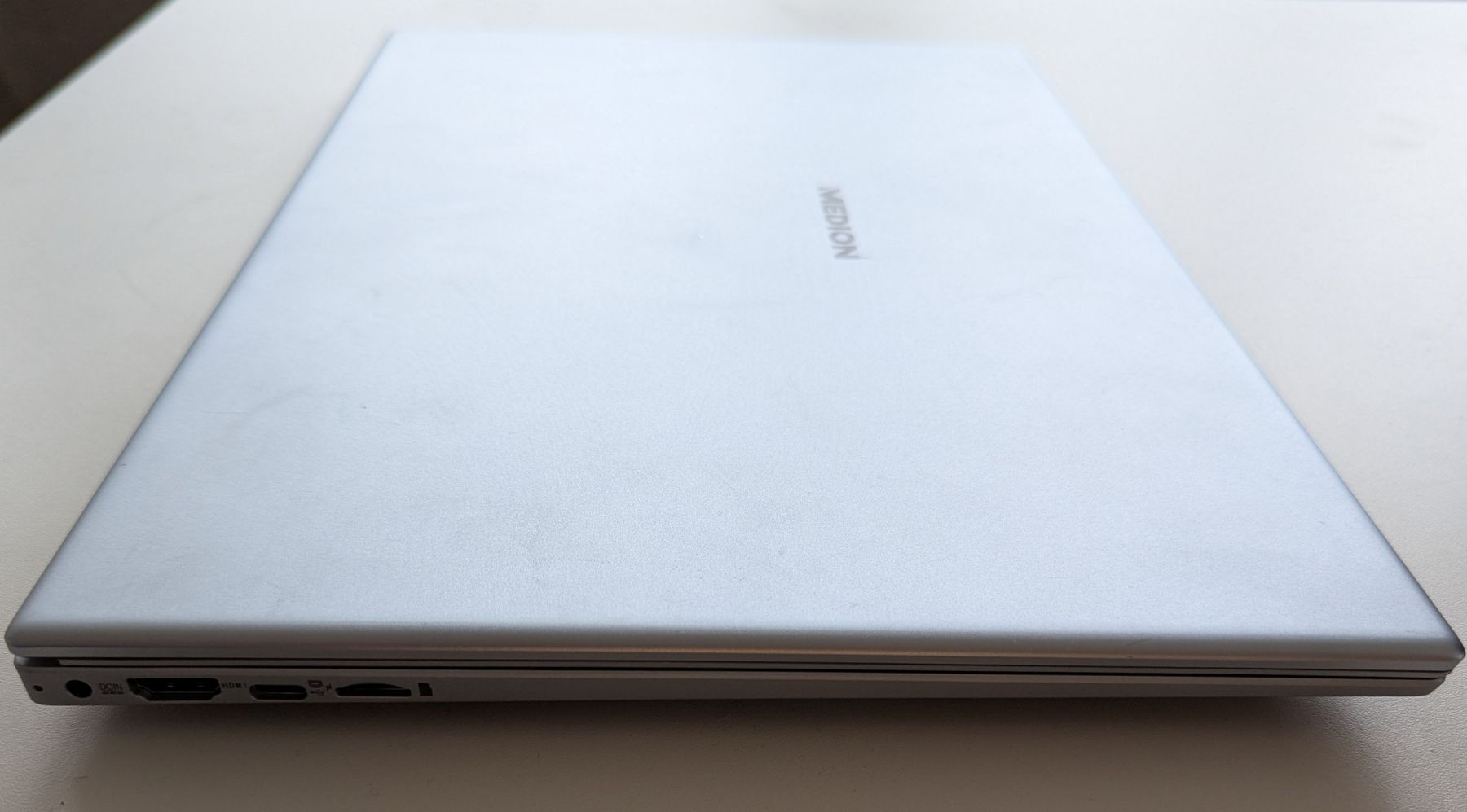 Medion Notebook: Medion Akoya E14308 Laptop – Usato da Zürich venduto da pointedarch 5