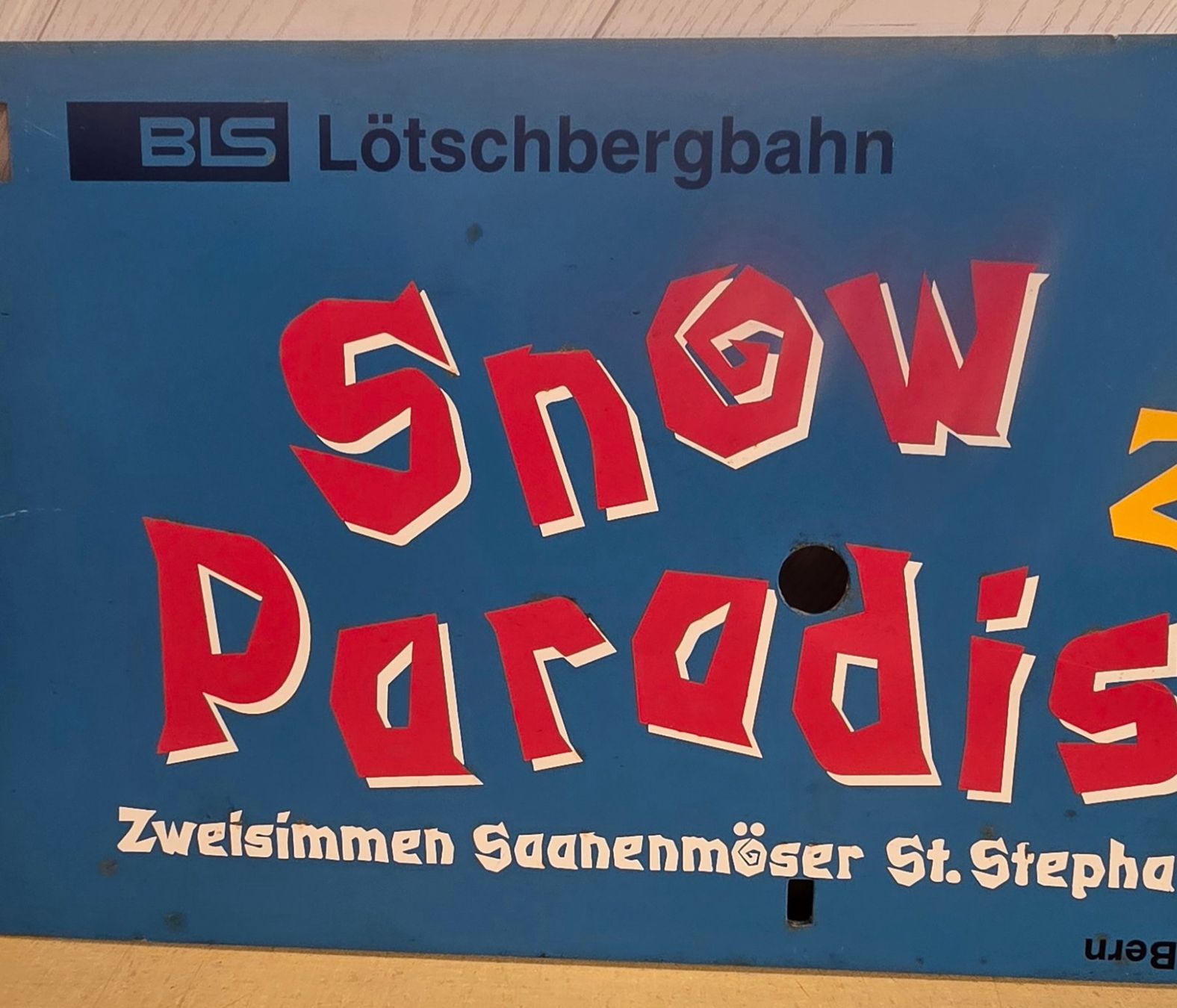SBB/CFF/FFS Schilder: SBB - BLS - " SNOW 2000 PARADISE " - Wagentafel - Metall – Gebraucht aus Biel/Bienne von Fischhene 1