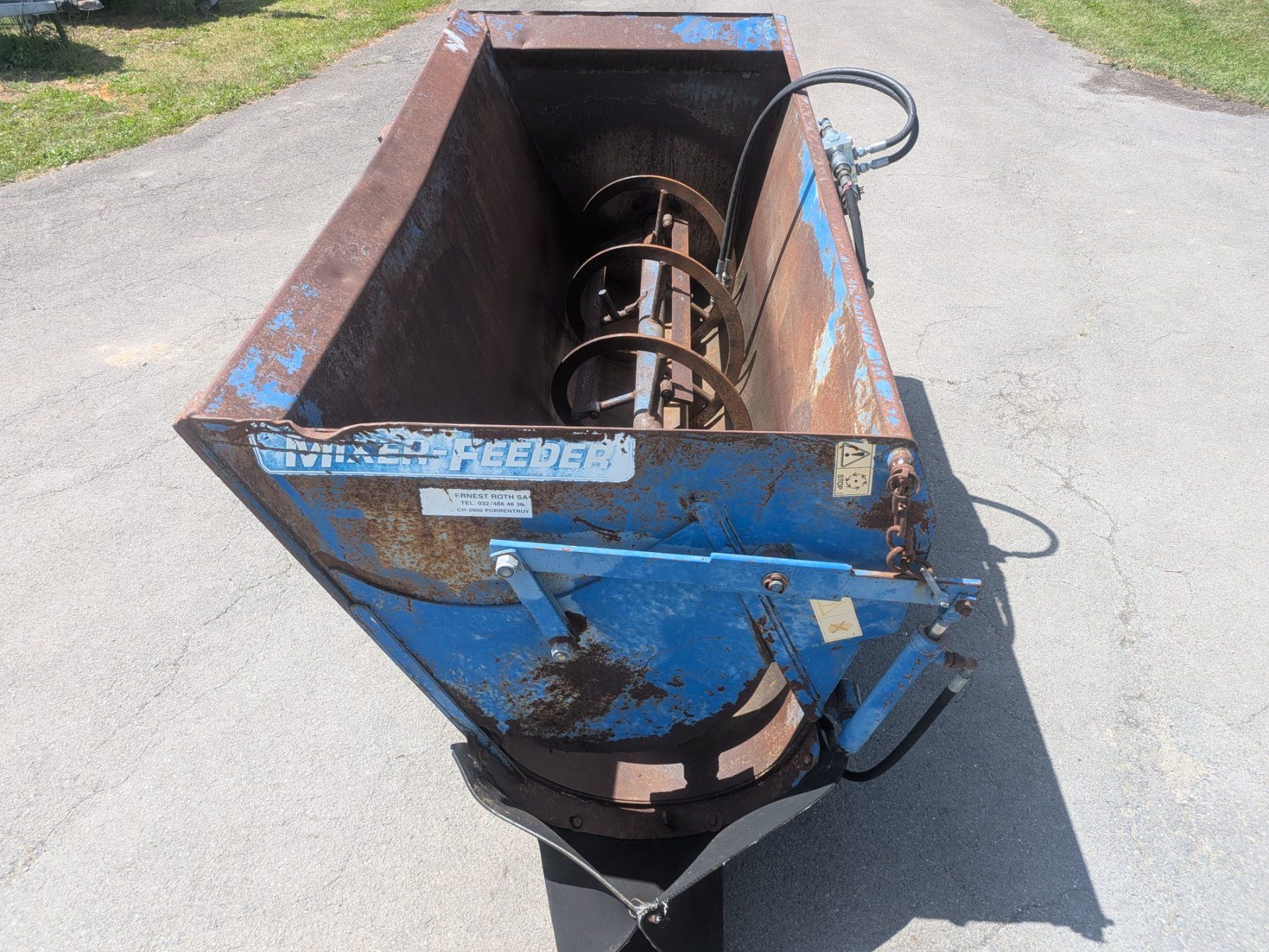 Tutte le macchine: benne mélangeuse hydraulique – Usato da Yvonand venduto da Li_poch 1