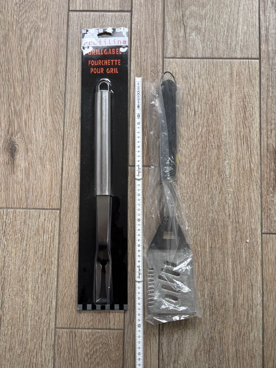 Couverts: Accessoires pour Grill – Neuf avec emballage d'origine à nods par Tozzifan