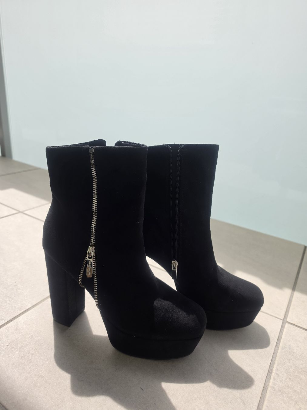 Scarpe da donna: Stiefeleten schwarz hoher Absatz – Nuovo (secondo la descrizione) da Embrach venduto da sar_dq2y