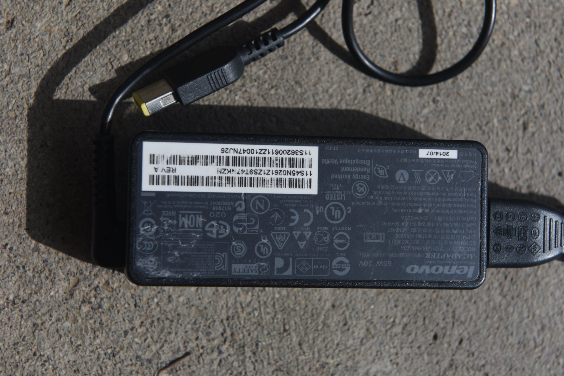 Lenovo Dockingstation: Docking Station Lenovo avec chageur |mit Ladegerät – Gebraucht aus Fribourg von Ratelbus 3
