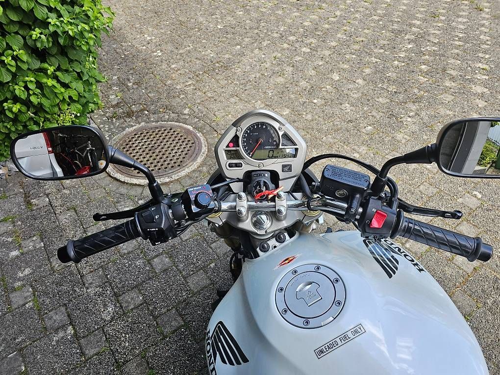 Honda Strada: Honda CB600F Hornet – Usato da Reinach AG venduto da Pajak 4