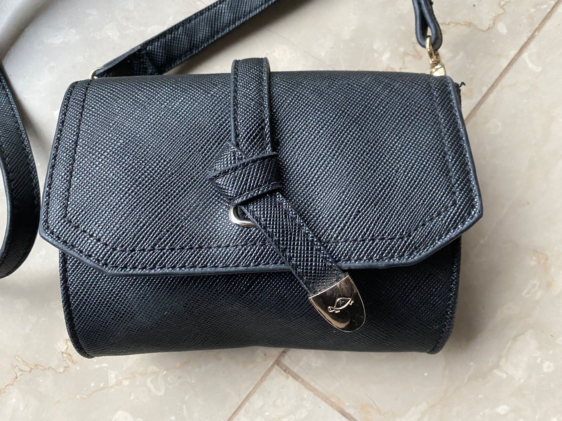 Borse da donna: Carpisa Handtasche schwarz – Usato da Altendorf venduto da Ga04 1