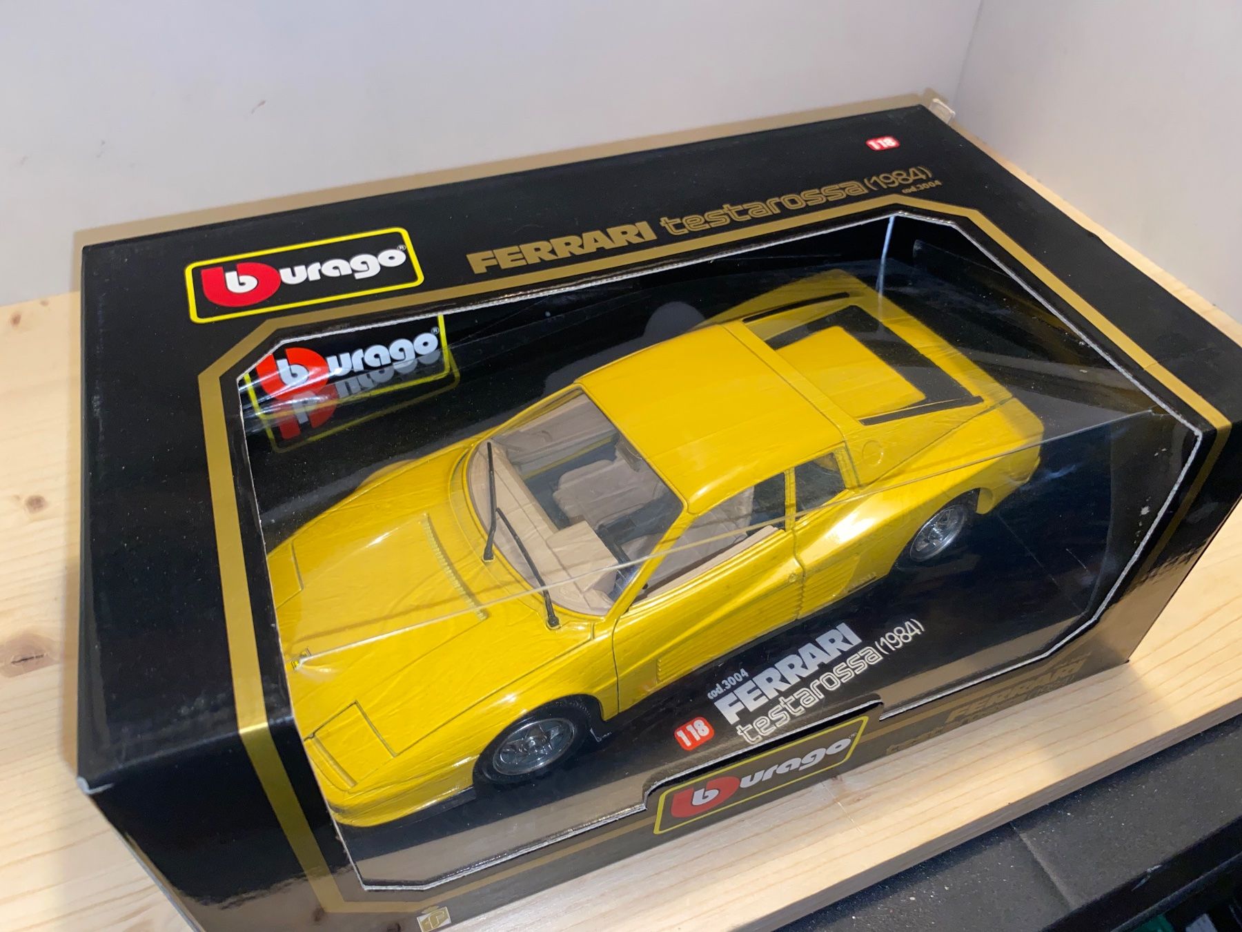 Ferrari Modellini d'auto: Ferrari Testarossa 1/18 – Nuovo (secondo la descrizione) da Wohlen AG venduto da PrivatSammlung 2