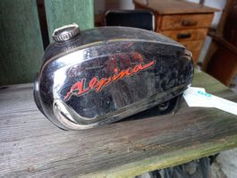 Réservoir d'essence pour vélomoteur