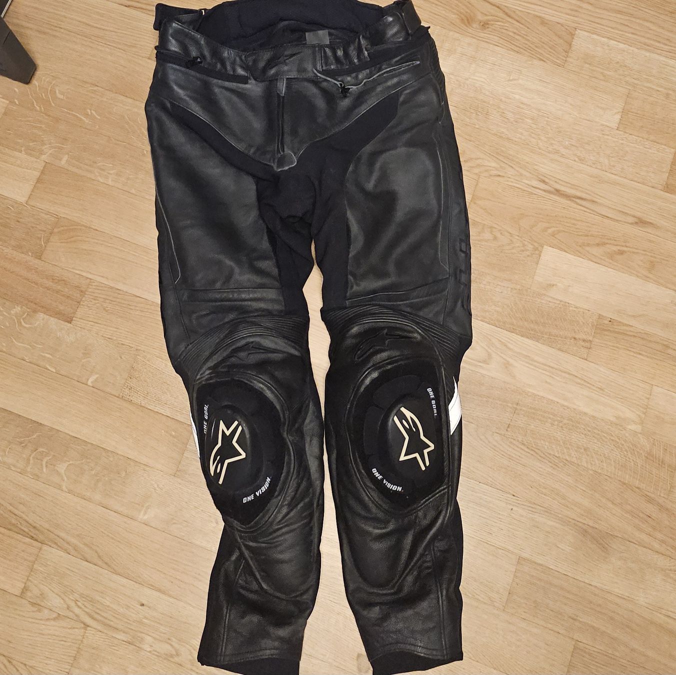 Alpinestars Lotti di vestiti: Alpinestars Motorradkombi Grösse 52 – Nuovo (secondo la descrizione) da Grenchen venduto da bue_6rzz 5