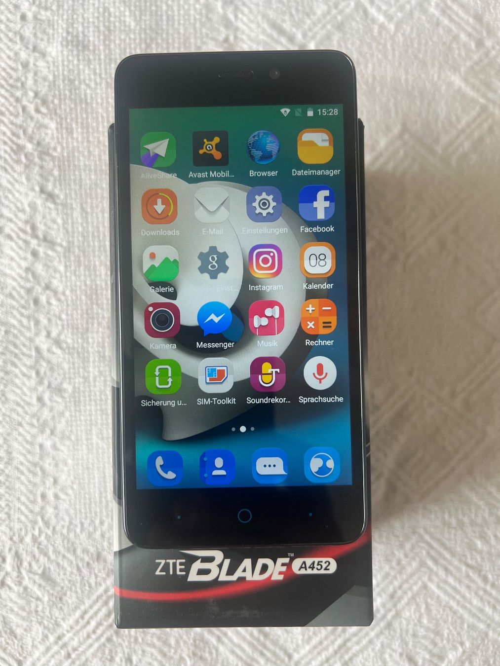 ZTE Telefoni cellulari / Smartphones: ZTE Blade A452 / Black – Usato da Zürich venduto da Mailfree