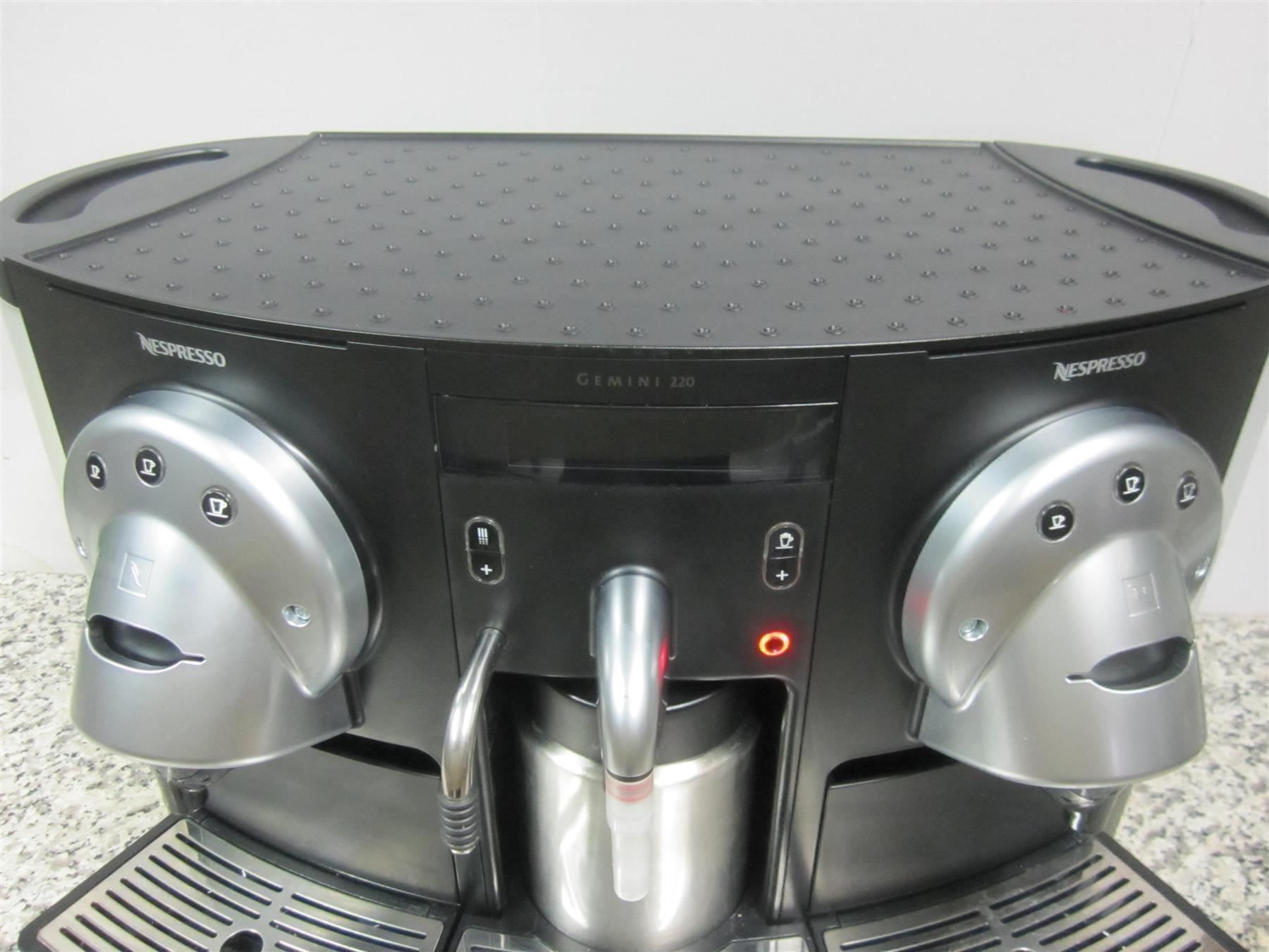 Nespresso Macchine per caffè & Macchine per espresso: NESPRESSO GEMINI CS 220 Frisch.SERVICE – Usato da LUZERN venduto da MCMLXIII 1