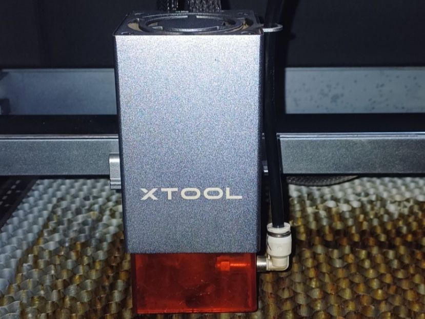 XTool Tutte le macchine: xTool D1 Pro 2-in-1 Diodenlaser Set – Usato da Winterthur venduto da nat_dtb7