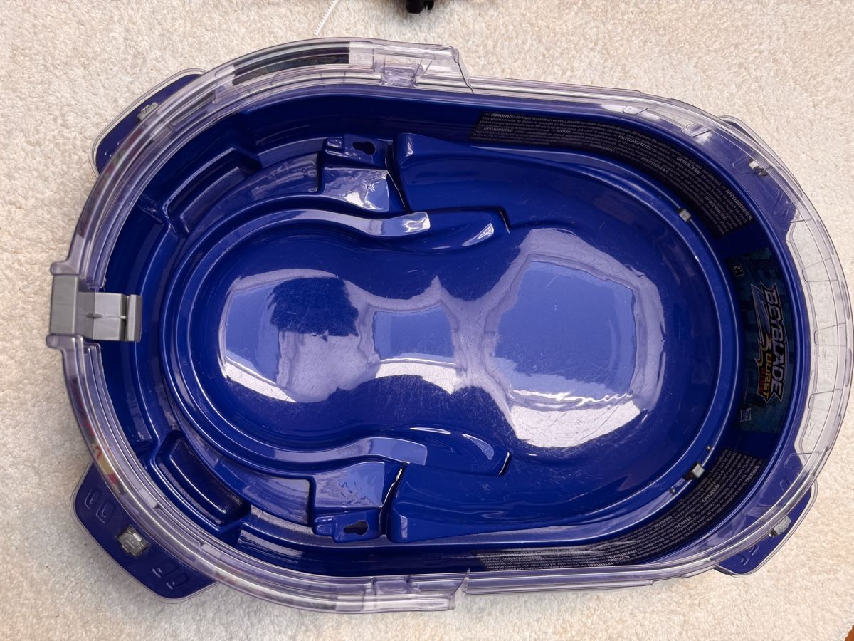 Hasbro Giocattoli: Beyblade set + Arena – Usato da hägglingen venduto da tamayra 9