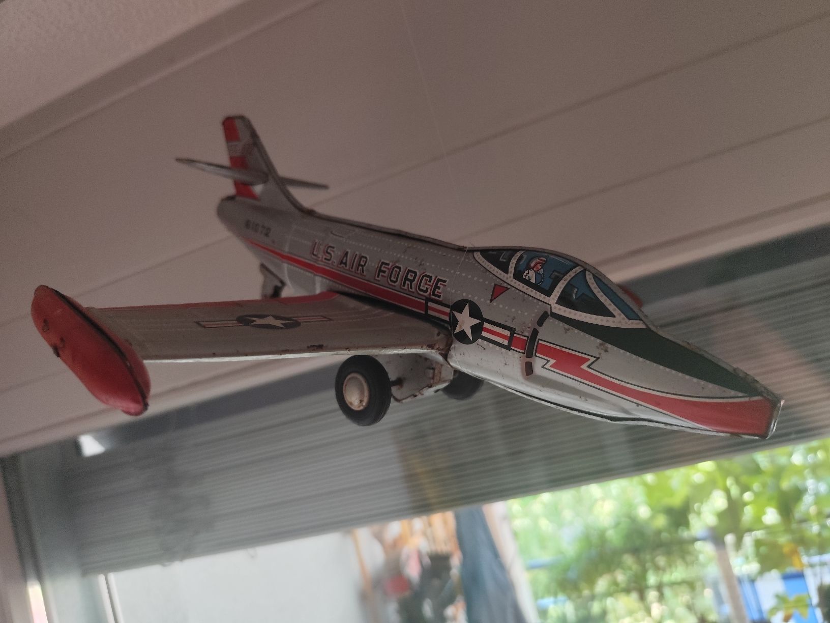 Modellbausätze & Standmodelle: uralter blechflieger – Gebraucht aus minusio von bierbrauer