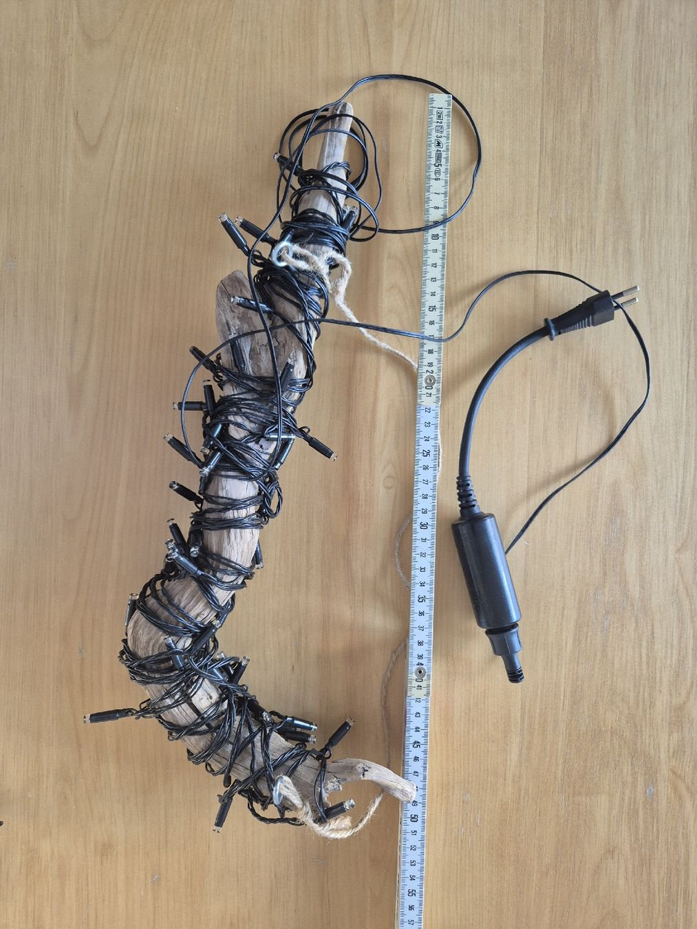 Ghirlande e barre luminose: warmweisse Lichterkette an Holzast – Usato da Herzogenbuchsee venduto da herzchae 3