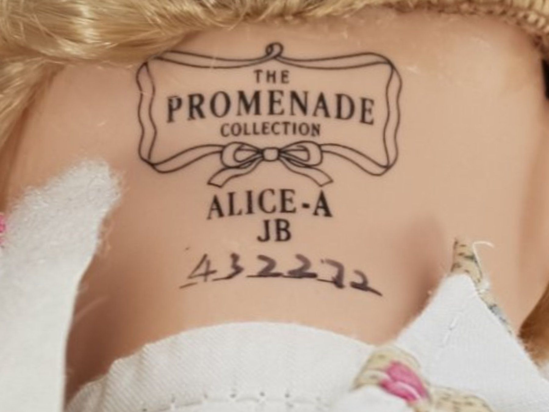 Bambole: THE PROMENADE COLLECTION Alice-A JB – Usato da Suhr venduto da Restwert_Suhr 5