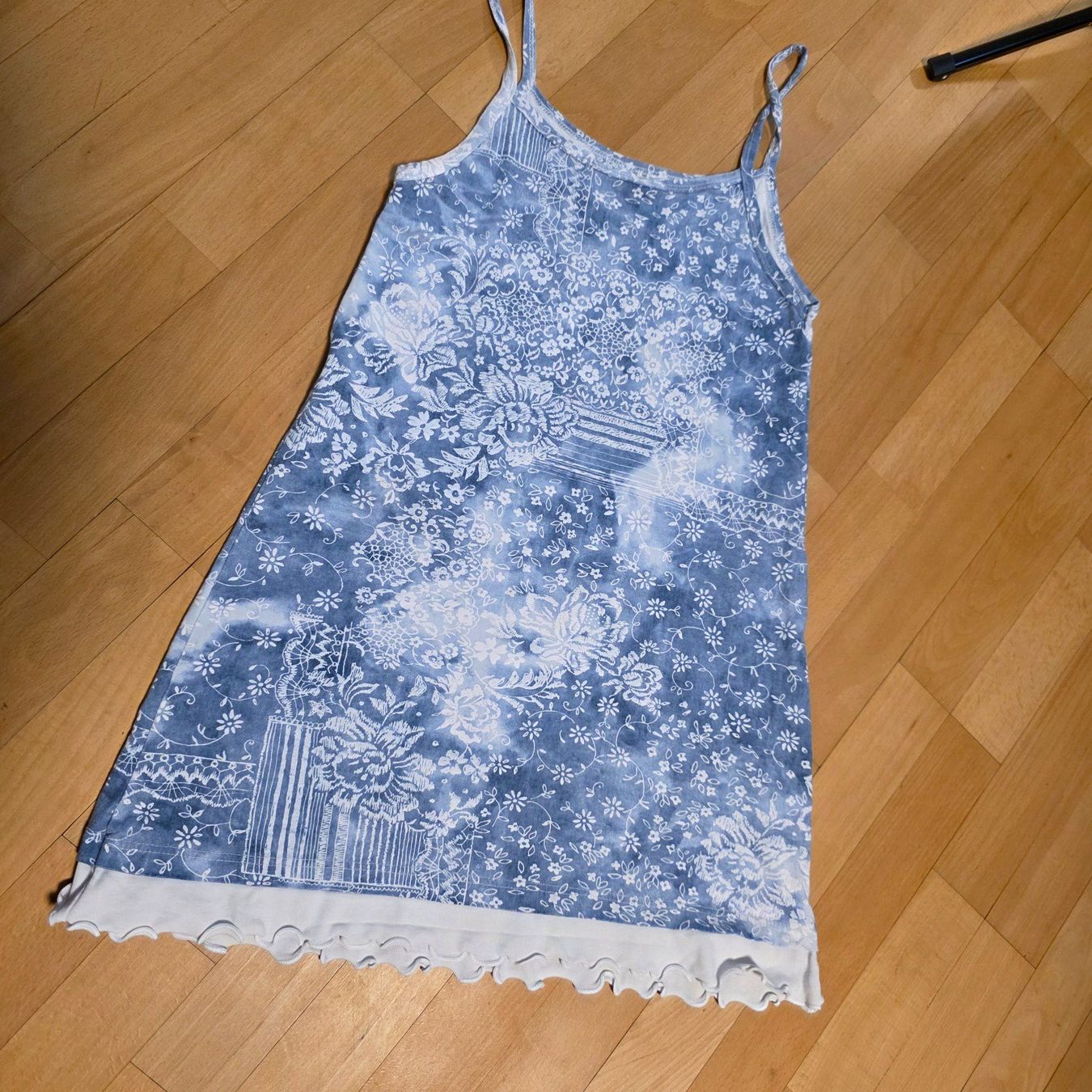 Tops: Längeres Top Gr. M Hellblau Print – Gebraucht aus Wald ZH von CapLux