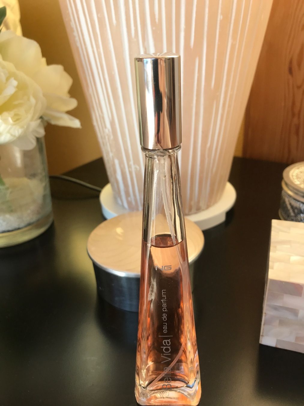 Parfum & Eau de Toilette: Eau de parfum Bella Vida Envoi possible/Versand möglich – Gebraucht aus Belmont-sur-Lausanne von chu_vxf5 2