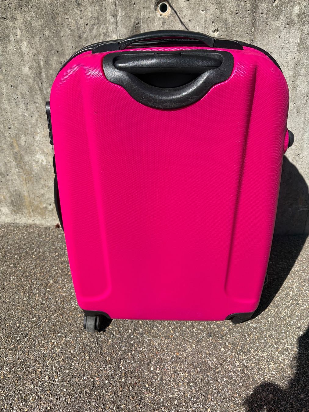 Valigie: Reisekoffer Rada pink – Usato da Birmensdorf ZH venduto da car_2wnj 1