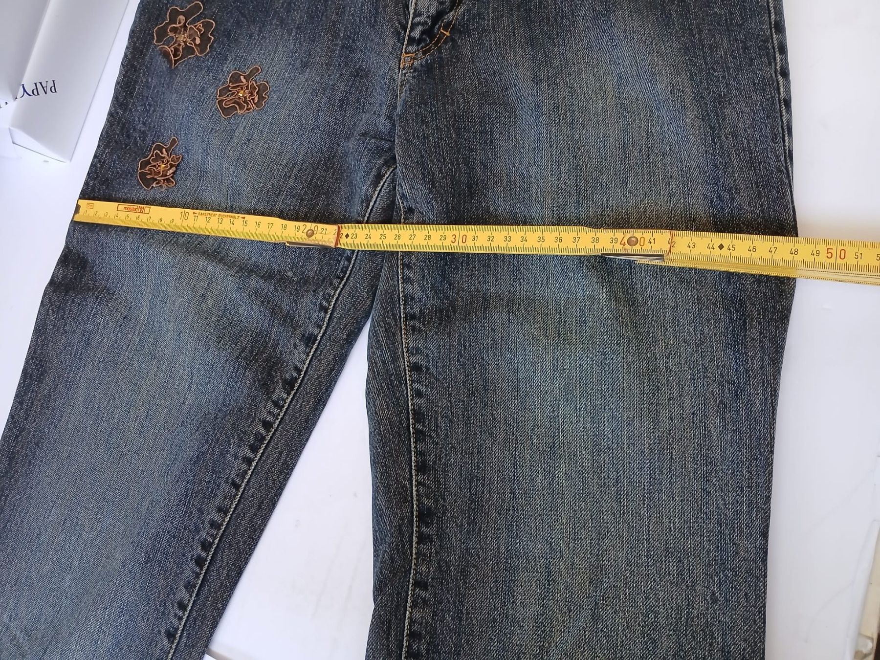 Jeans: Coole Jeans mit Blumenmuster – Nuovo e nell'imballaggio originale da Wängi venduto da Ladys_First 7
