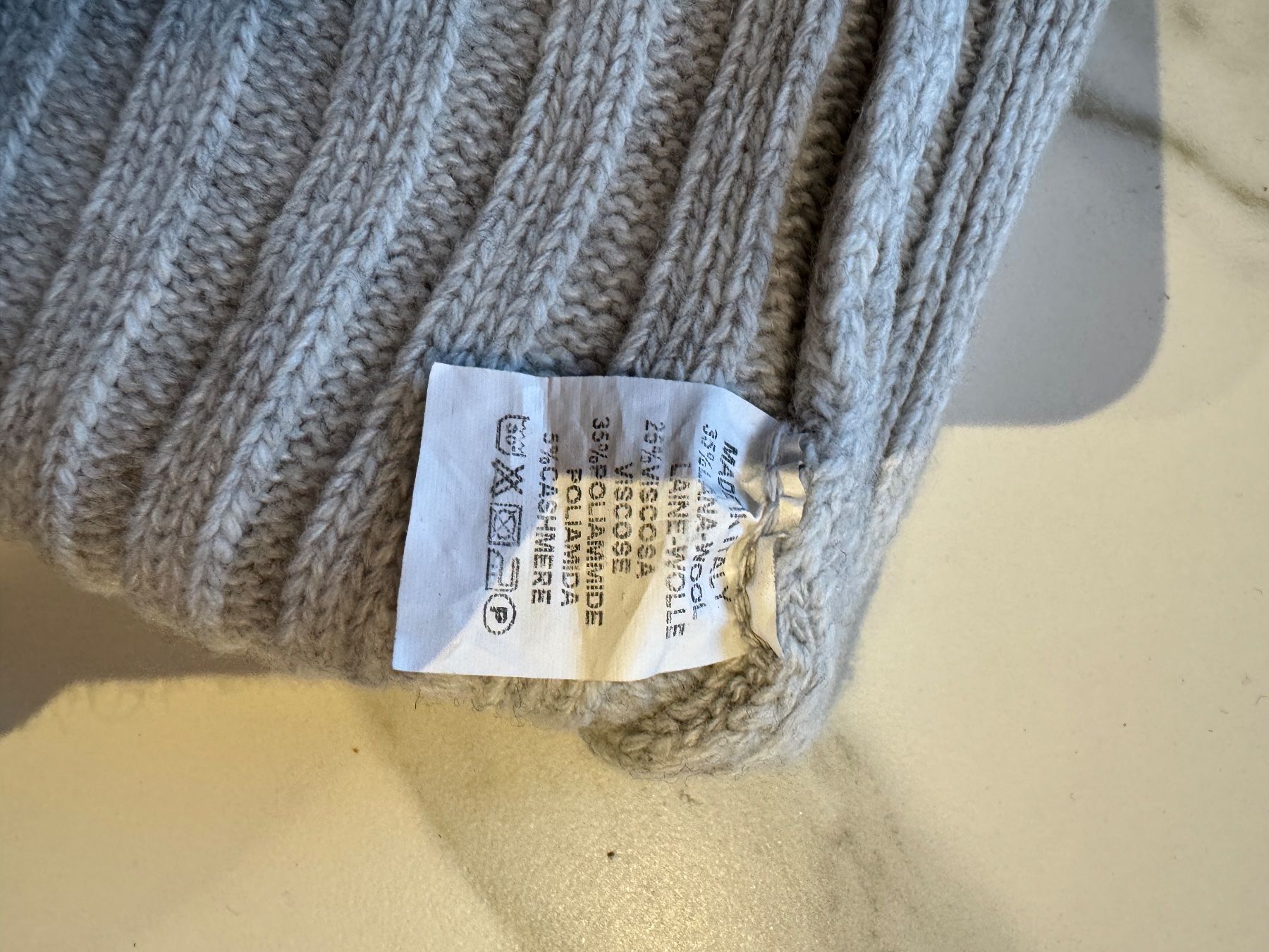 Foulards & écharpes: Schal mit Kappe Cashmere Hell Grau – Neuf avec emballage d'origine à Wolfhalden par frischi1973 2