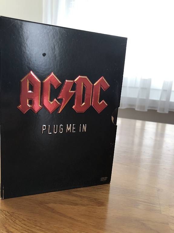 Tutti i DVDs: AC/DC Plug Me In Box-Set! – Usato da Hochdorf venduto da giu_cd2h 1