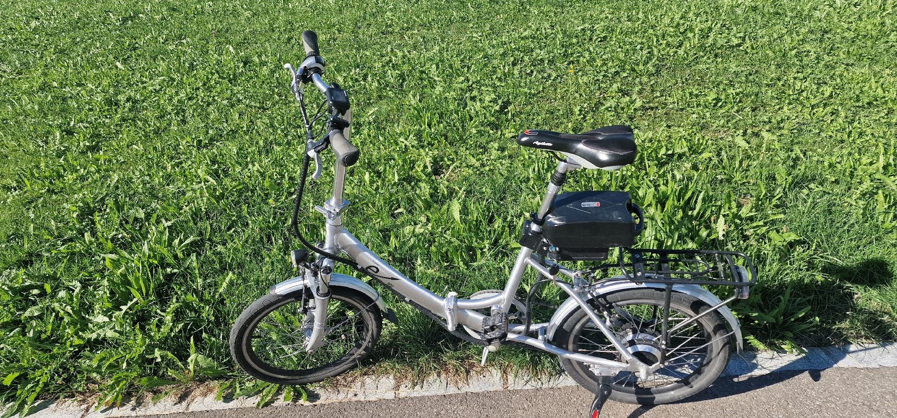 Velos: E-Pfeil Ebike mit ladegerät – Gebraucht aus unterägeri von Cfmotor