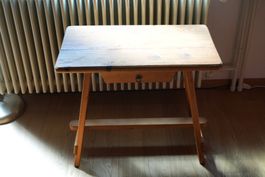 Antiker Stabellentisch  aus Holz mit 1 Schublade