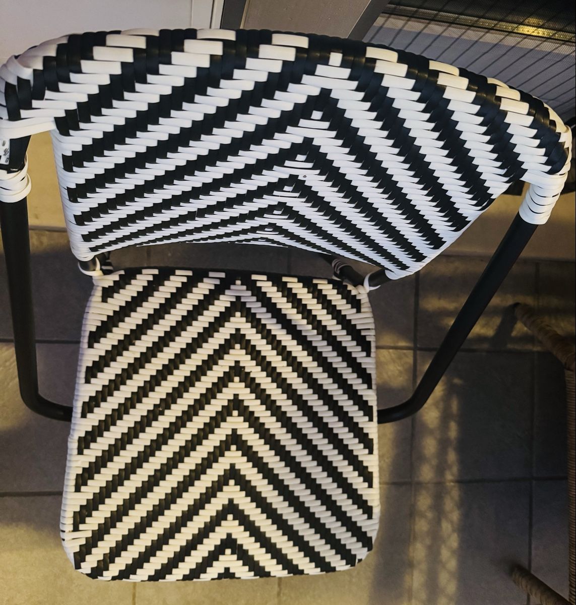 Sedie: Sedia impilabile design zigzag bianco nero – Usato da Volketswil venduto da mau_9pxs 2