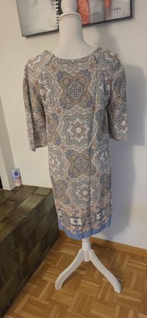 Esprit Sommerkleid Gr. 34 mit wunderschönem Muster – ein Hin