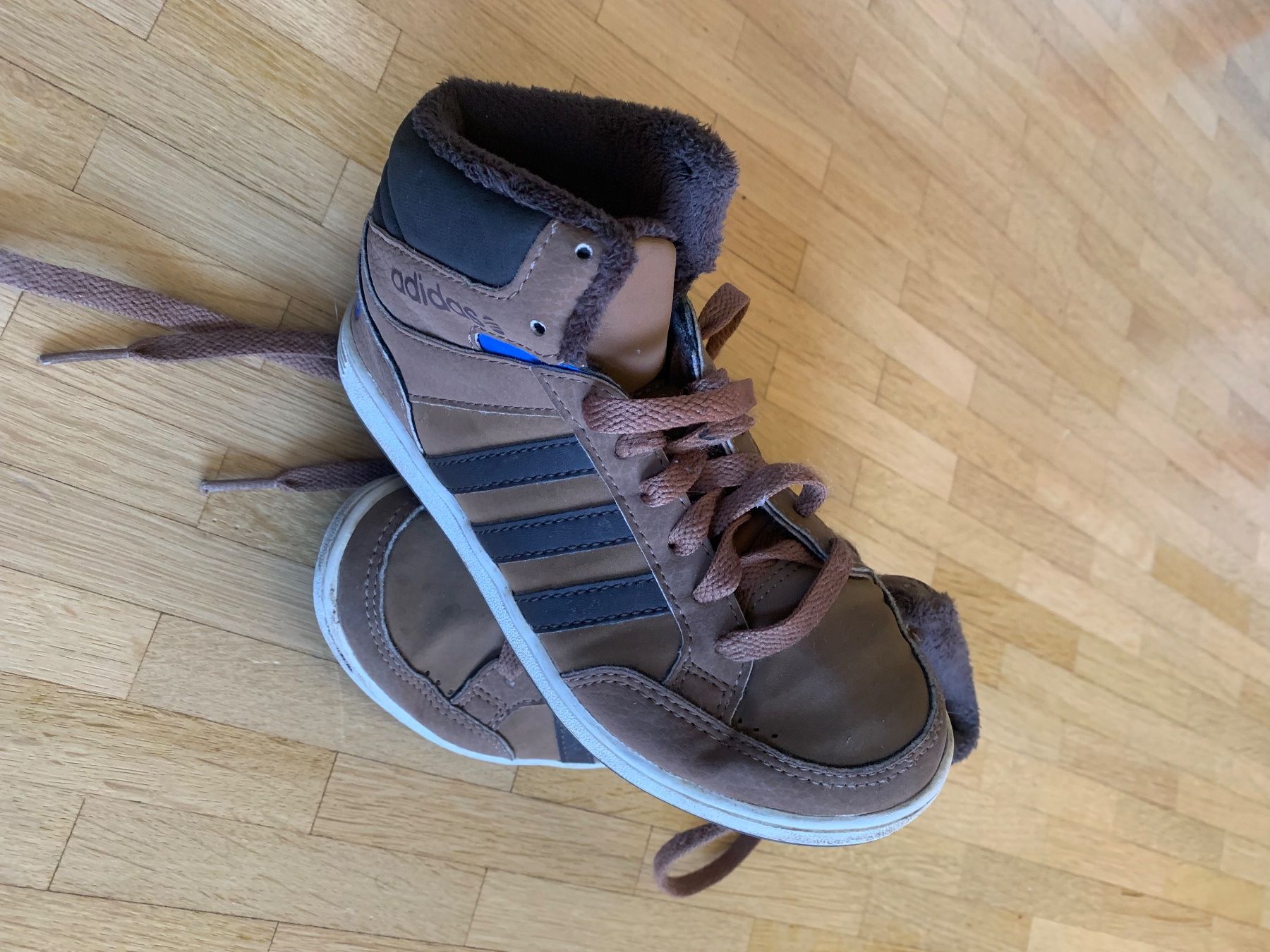 Adidas Scarpe da uomo: Baskets montantes Adidas, taille 31. – Usato da Villars-sur-Glâne venduto da Magdaka 2