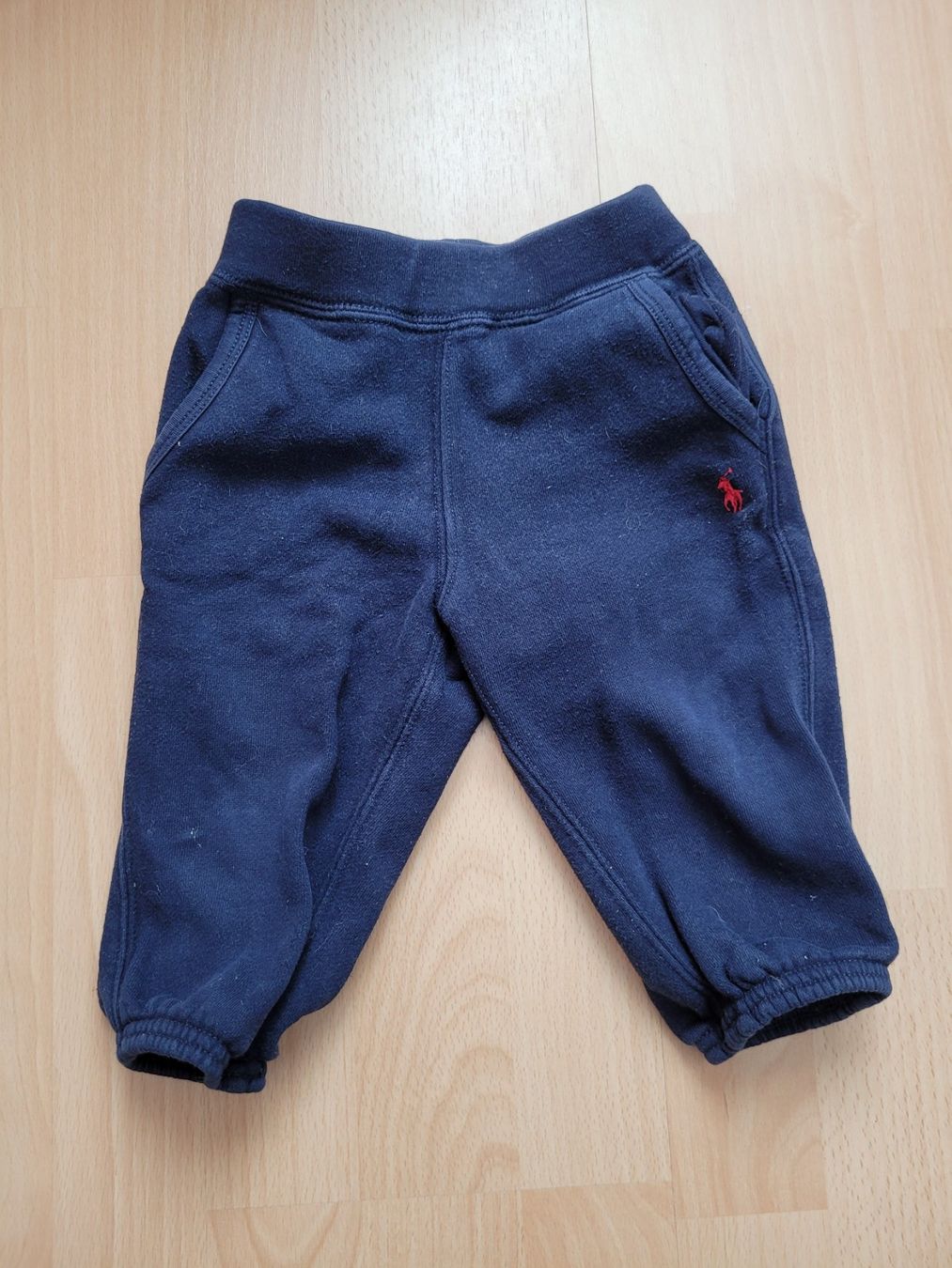 Ralph Lauren Pantaloni: Trainerhose Ralph Lauren gr. 74 – Usato da Inwil venduto da Flower2325