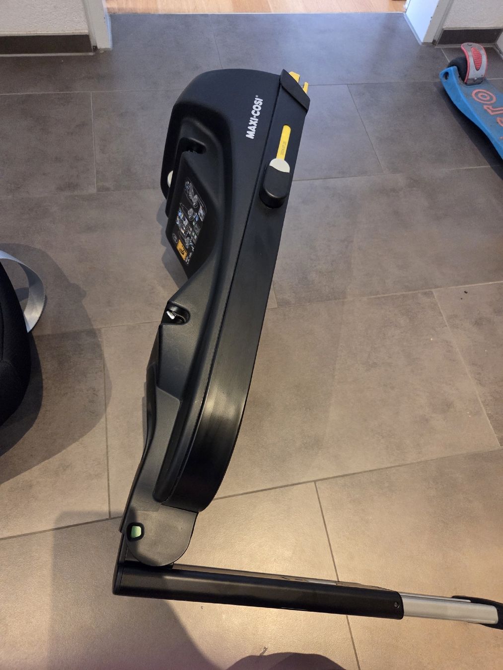 Maxi-Cosi Seggiolini per auto: Maxi-Cosi Cabriofix i-Size Base Schwarz 2024 – Usato da Grabs venduto da FrauB 3