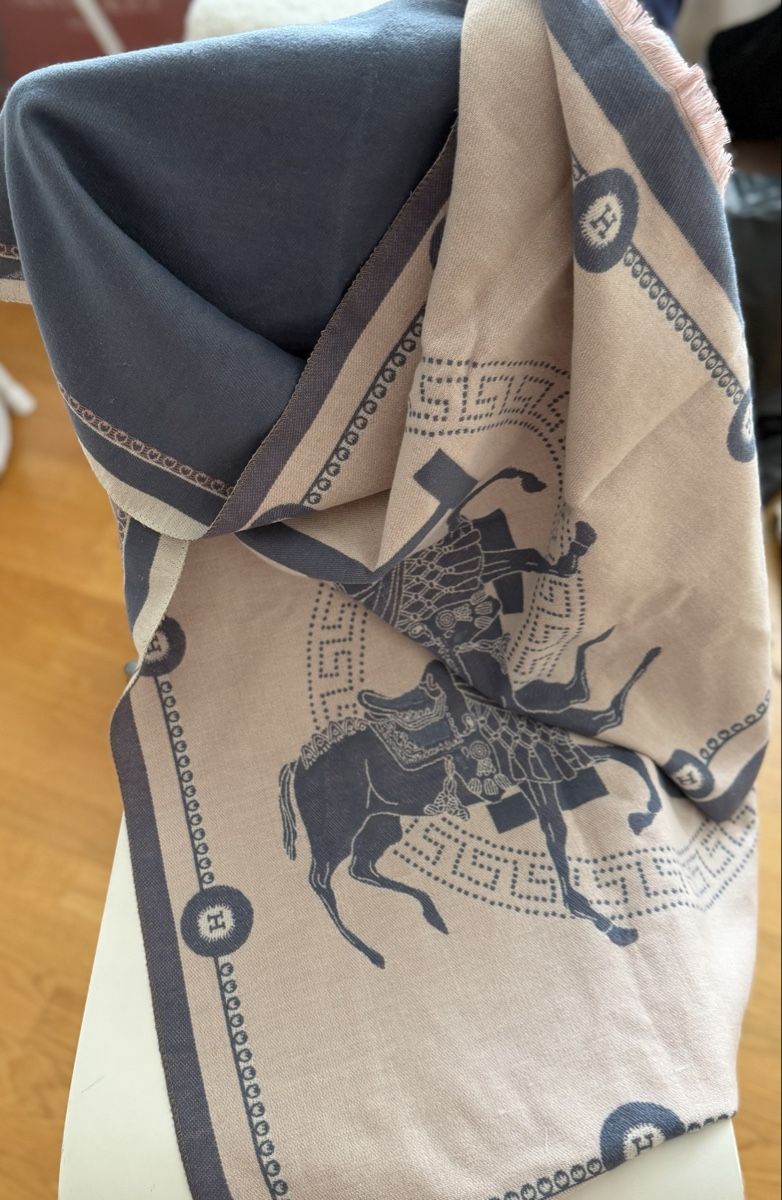 Foulard & Sciarpe: Wunderschöner eleganter Schal – Nuovo (secondo la descrizione) da Zollikerberg venduto da Diamond_86 2