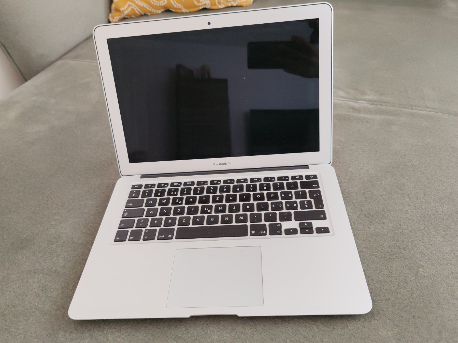 Apple Notebooks: MacBook Air 2018 – Gebraucht aus Zürich von ser_db5x 1