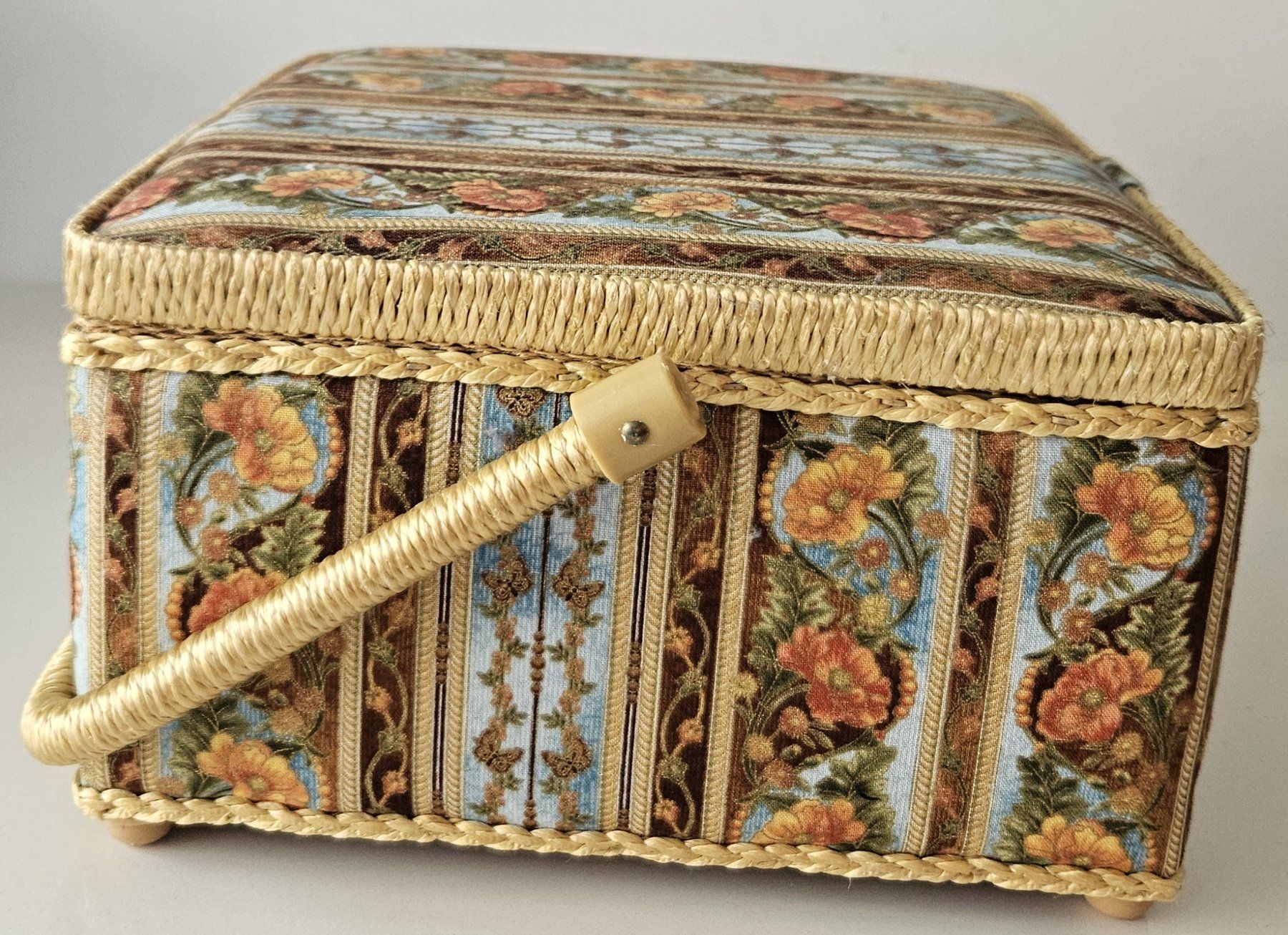 Altro in Bricolage: Nähkästchen beige mit Deko-Blumen Muster – Nuovo (secondo la descrizione) da Muttenz venduto da Gepard23 3
