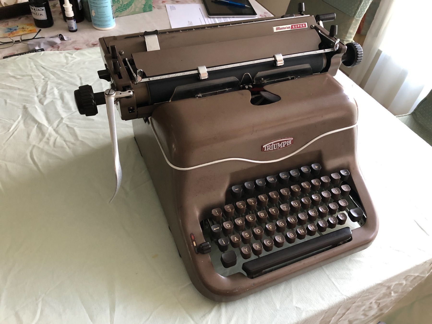Triumph Macchine da scrivere: Antike Schreibmaschine "TRIUMPH" Matura – Usato da Rheinfelden venduto da Floyd5 1