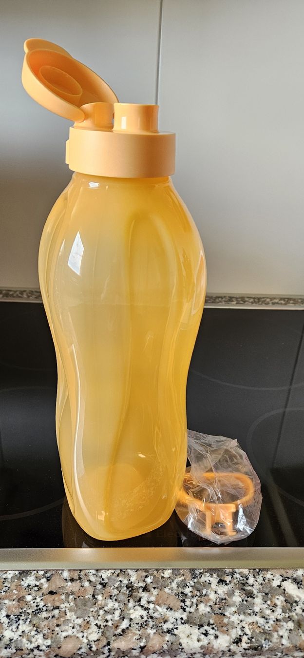 Tupperware Behälter & Ähnliches: 2l Eco Trinkflasche – Neu und originalverpackt aus Hasle b. Burgdorf von buddle32 2