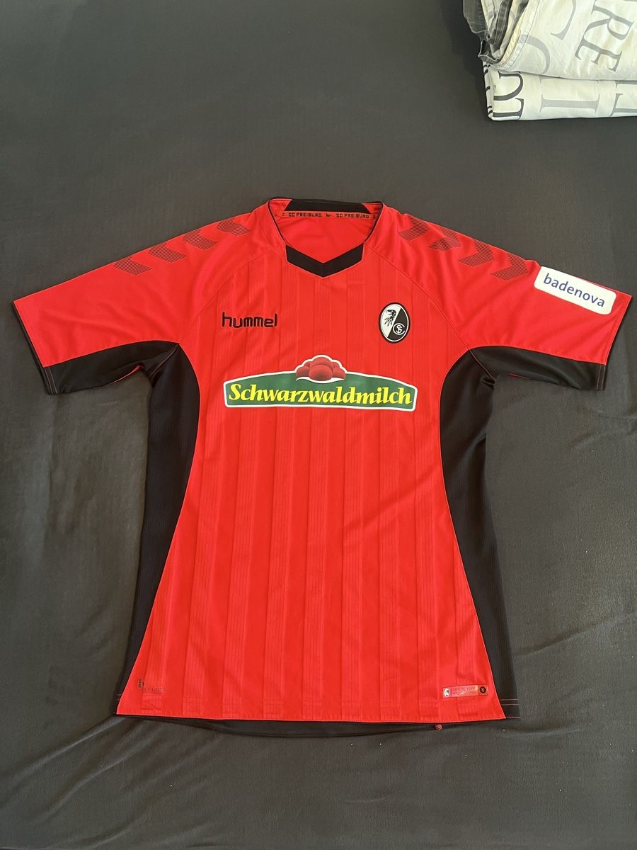 Hummel Canottiere & Pantaloni: SC Freiburg Trikot / L – Usato da Hirschthal venduto da Stego1994