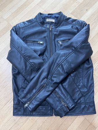 Schwarze Lederjacke von Chyton, Grösse M, neuwertig!