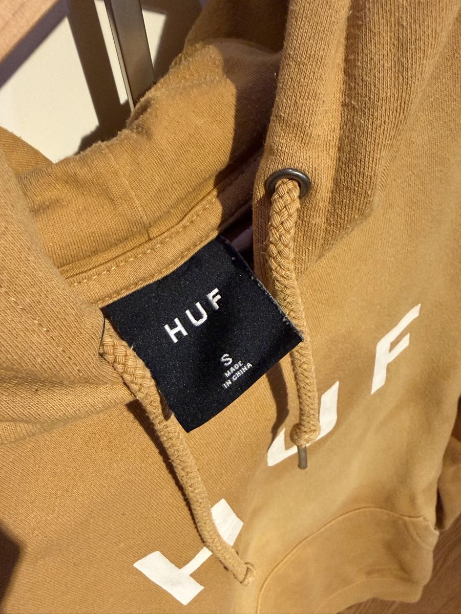 Pulls & Sweat-shirts: HUF Kapuzenpulli Gelb/Beige – D'occasion à Zug par gav_nfw7 1