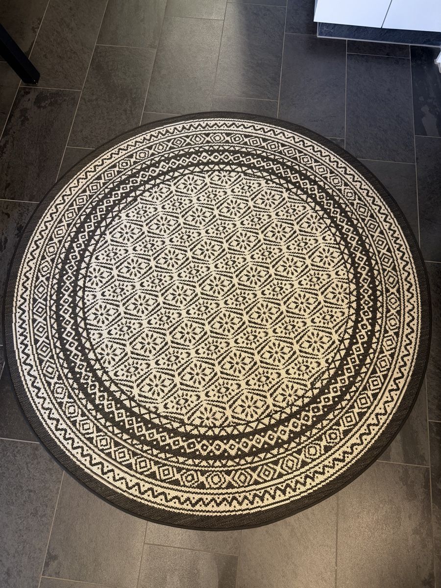 Teppiche: Teppich rund – Gebraucht aus Baden von sch_v9d5