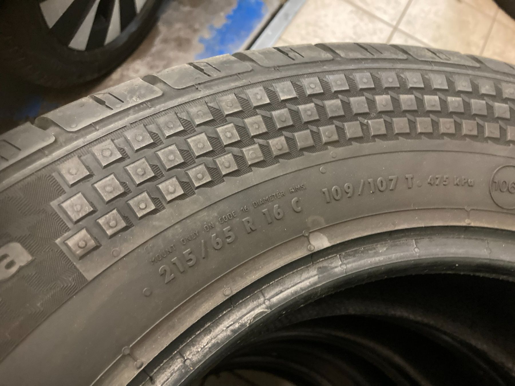 Continental Pneus & Kompletträder: 215/65R16 C Sommerpneu C Continental – Neu und originalverpackt aus Cham von WB2223 2