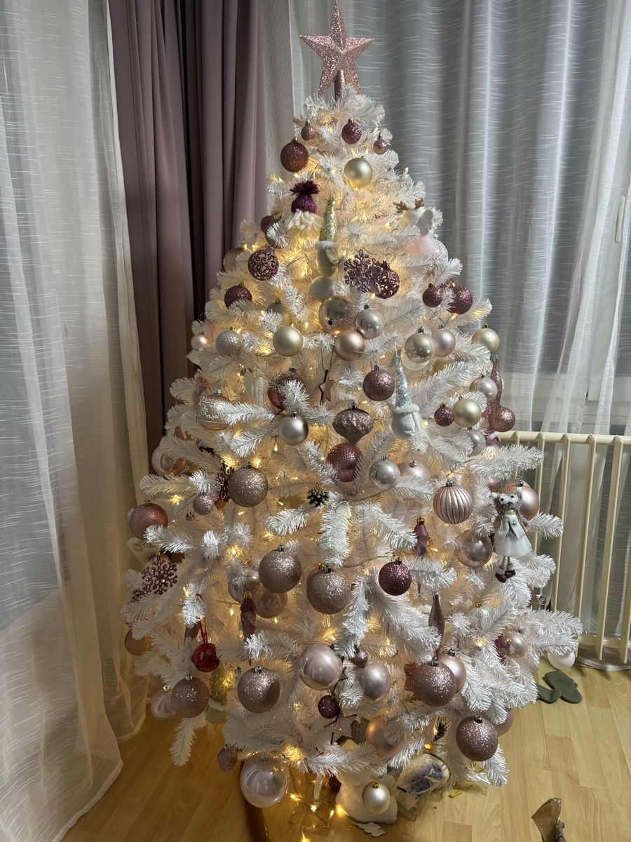 Alle Dekorationen: Weihnachtsbaum künstlich weiss – Gebraucht aus Spreitenbach von Armadio_Draghetti