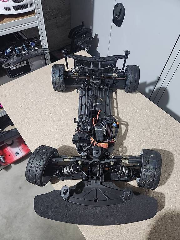 Modellismo RC: Voiture télécommandé Serpent SRX8 GT – Usato da Renens VD venduto da aligrapefruit 1