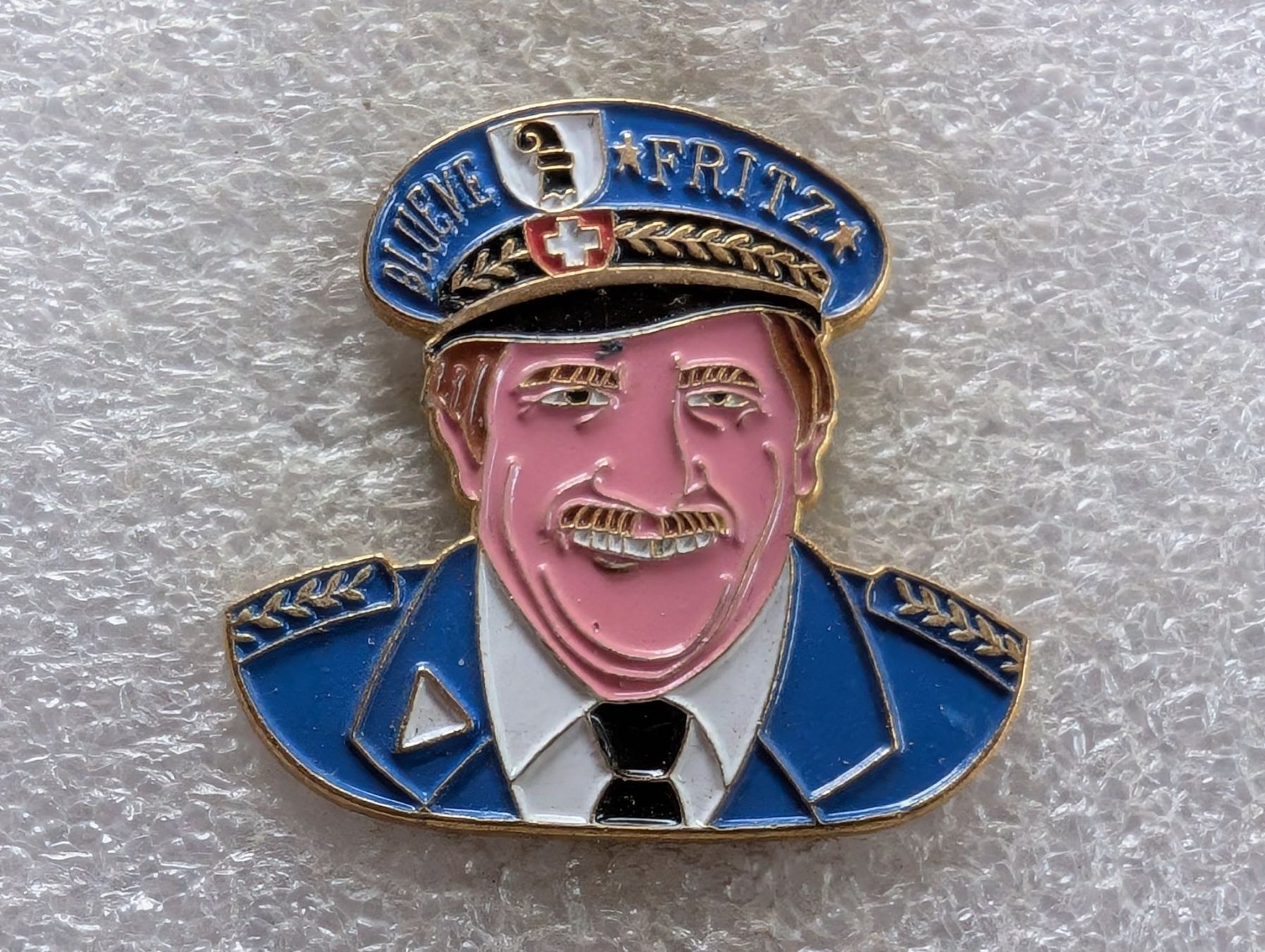 Placchette & Badge: Ansteckpin 218: Kapo Basel Fritz – Usato da Oppligen venduto da Pin-Fall-Shop