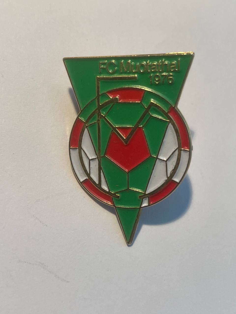 Placchette & Badge: 113. Pin - FC Moutathal – Usato da Luzern venduto da Irek 1
