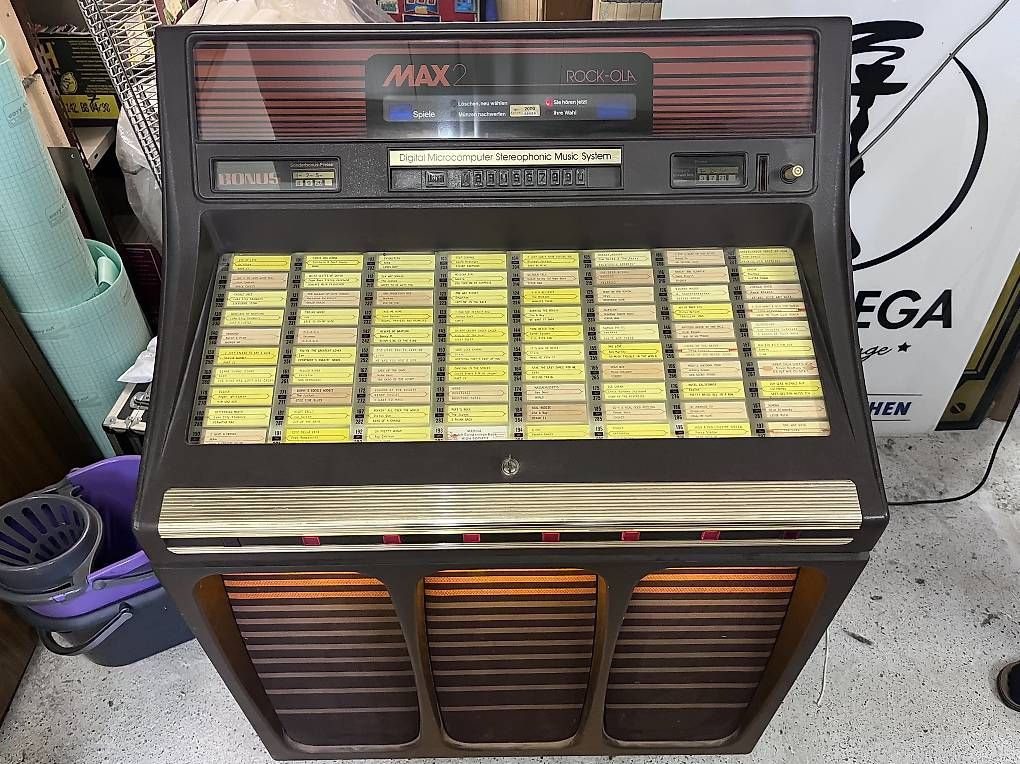 Jukebox: Jukbox Rock Ola Max 2 von 1981 – D'occasion à Güttingen par Frankiec
